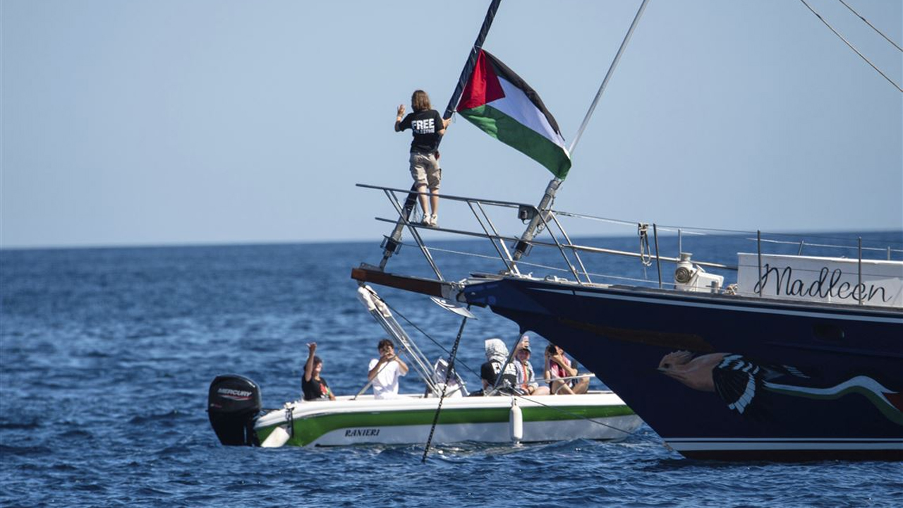 গাজাবাসীর জন্য ত্রাণ নিয়ে আসা জাহাজ আটকে দেওয়ার নির্দেশ ইসরায়েলের
