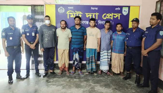 দিনাজপুরে আওয়ামী লীগের ৩৫ নেতা-কর্মীসহ গ্রেপ্তার ১০৮