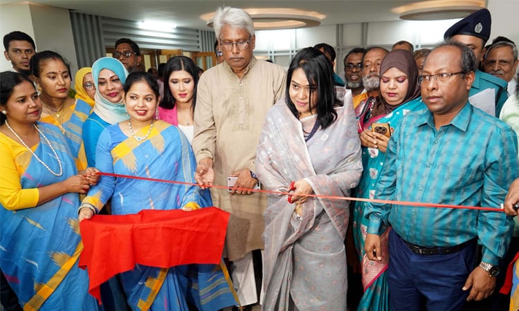 জুলাই গণঅভ্যুত্থানের অডিও-ভিজ্যুয়াল দলিল সংগ্রহে ও সংরক্ষণে কাজ করবে ফিল্ম আর্কাইভ: তথ্য সচিব