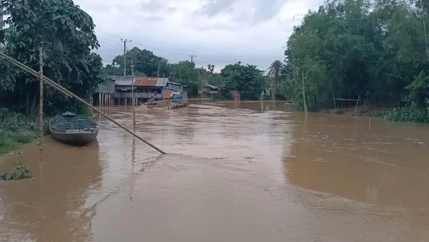 শেরপুরে টানা বৃষ্টিতে বাড়ছে নদ নদীর পানি, ভারতের পাহাড়ি ঢলে বন্যার আশঙ্কা