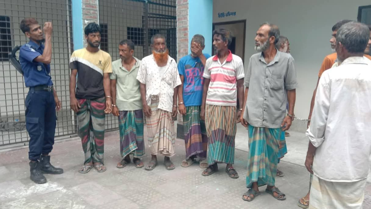 দিনমজুর ভাড়া করে যুবলীগের মিছিল, ঘটনাস্থলেই আটক ১০