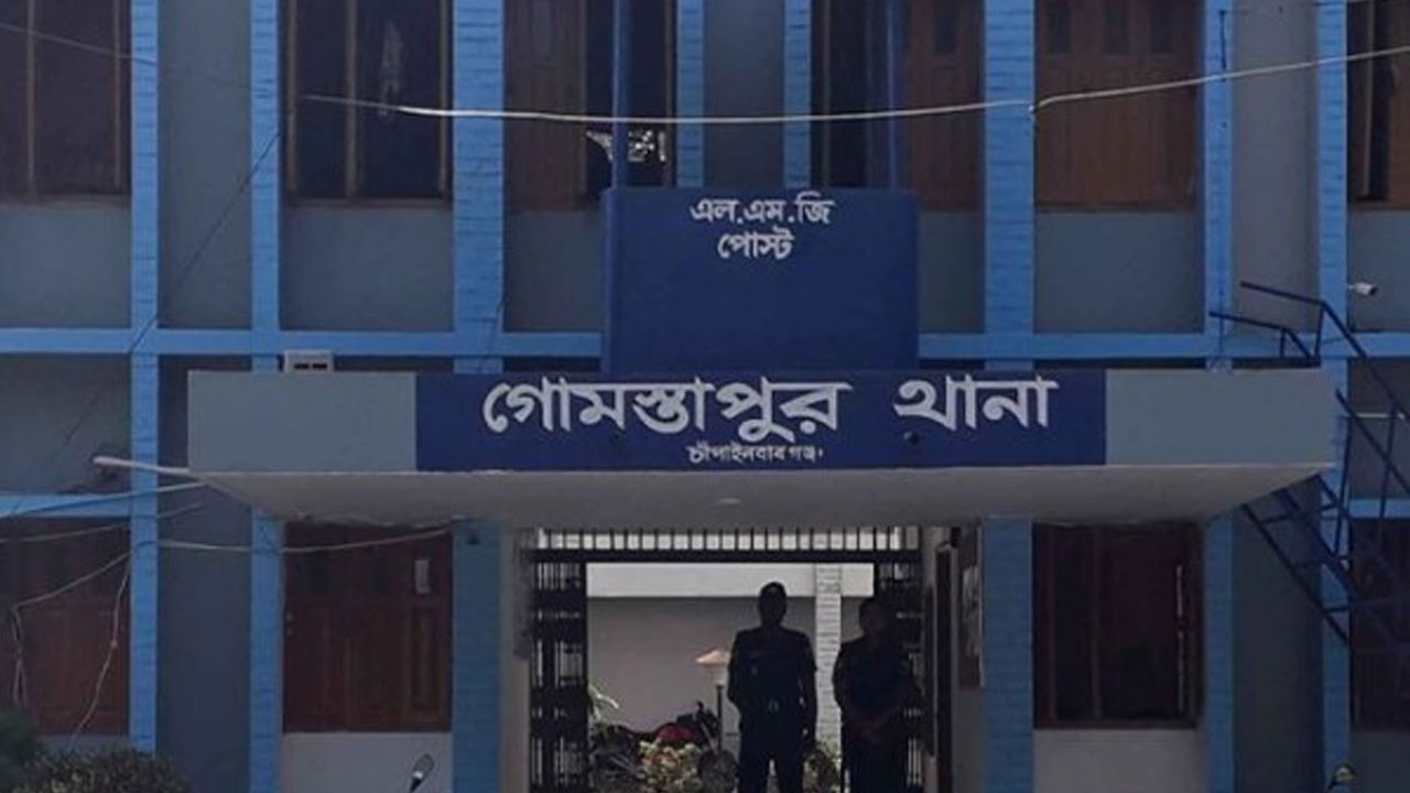 চাঁপাইতে মোবাইল চুরি করতে গিয়ে ছাত্রলীগ নেতা আটক