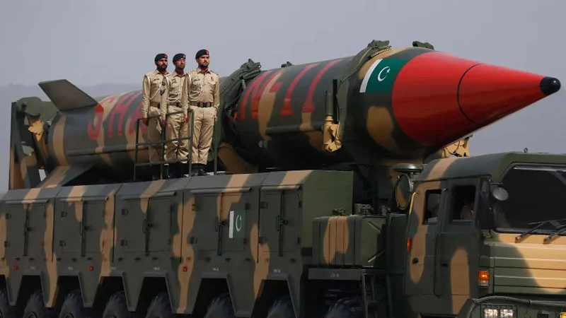 ইরানের পাশে দাঁড়াল পরমাণু অস্ত্রধারী দেশ পাকিস্তান