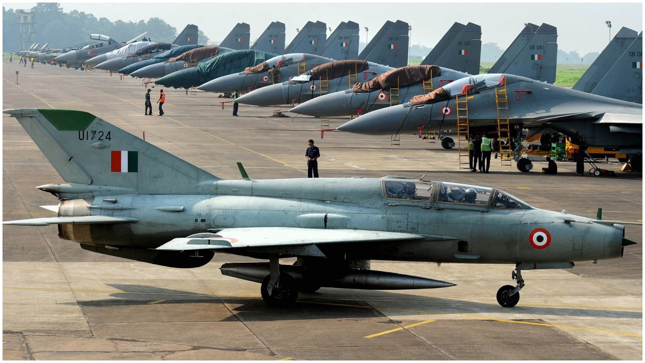 ১২৫ যুদ্ধবিমান নিয়ে ঘণ্টাব্যাপী পাকিস্তানের ডগ ফাইট