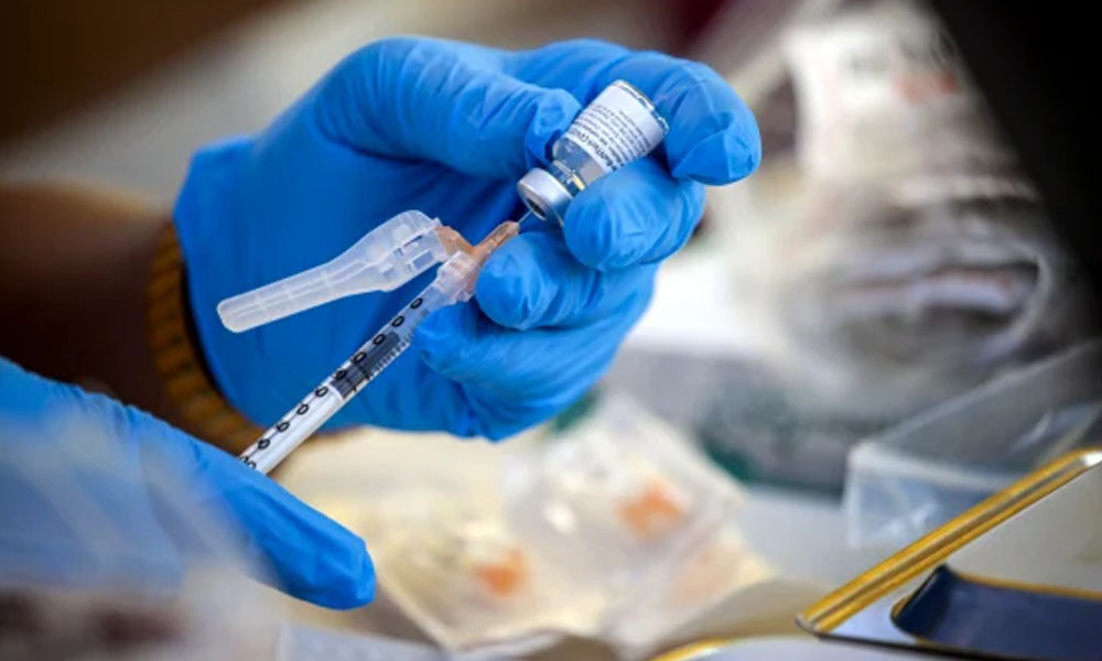বাড়ছে করোনা: ফের যাদের টিকা নেওয়ার পরামর্শ