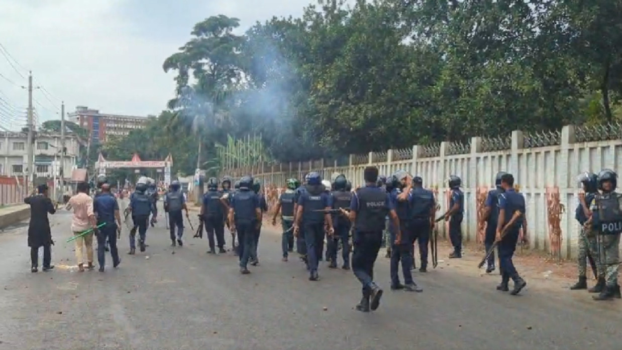 গোপালগঞ্জে এনসিপির পদযাত্রায় ছাত্রলীগের হামলা, সংঘর্ষে উত্তপ্ত পরিবেশ