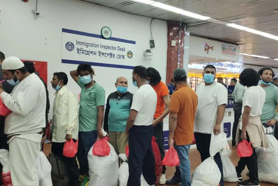 যুক্তরাষ্ট্র থেকে ফিরল আরও ৩৯ বাংলাদেশি