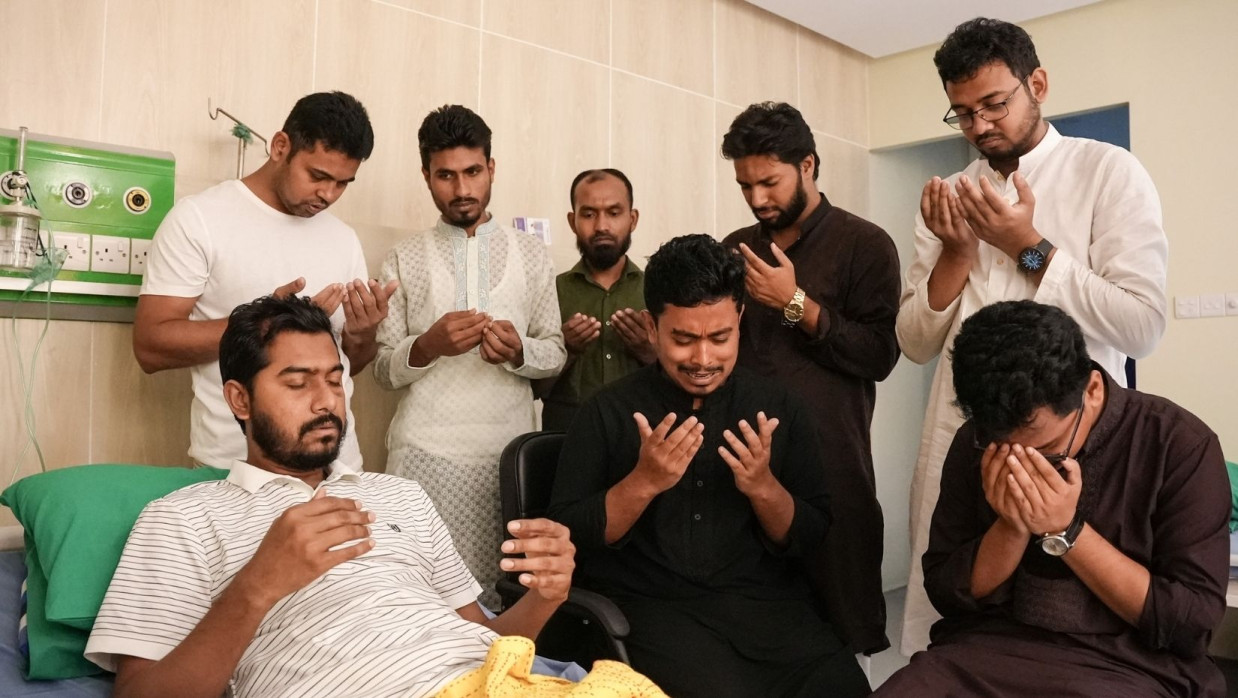 নুরের জন্য দোয়া করতে গিয়ে কাঁদলেন সাদিক কায়েম