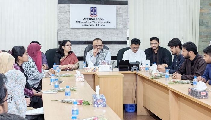 ডাকসুর প্রথম সভা অনুষ্ঠিত, সিনেট সদস্য হচ্ছেন ৫ ছাত্র প্রতিনিধি