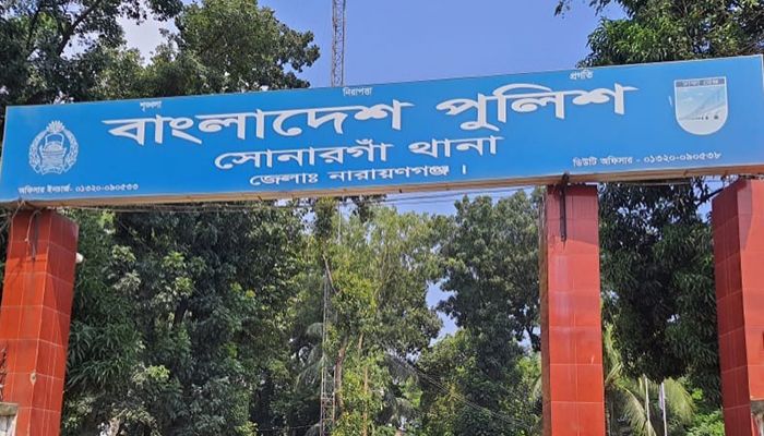 সোনারগাঁয়ে চাঁদার টাকা না পেয়ে ইমাম-স্ত্রীকে মারধর