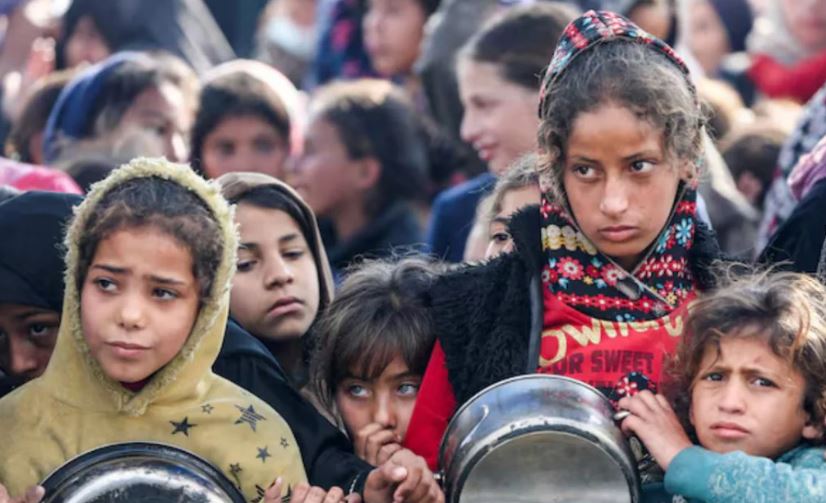 খাবারের আশায় গাজায় খাদ্য গুদাম ভাঙতে গিয়ে নিহত ২, আহত একাধিক