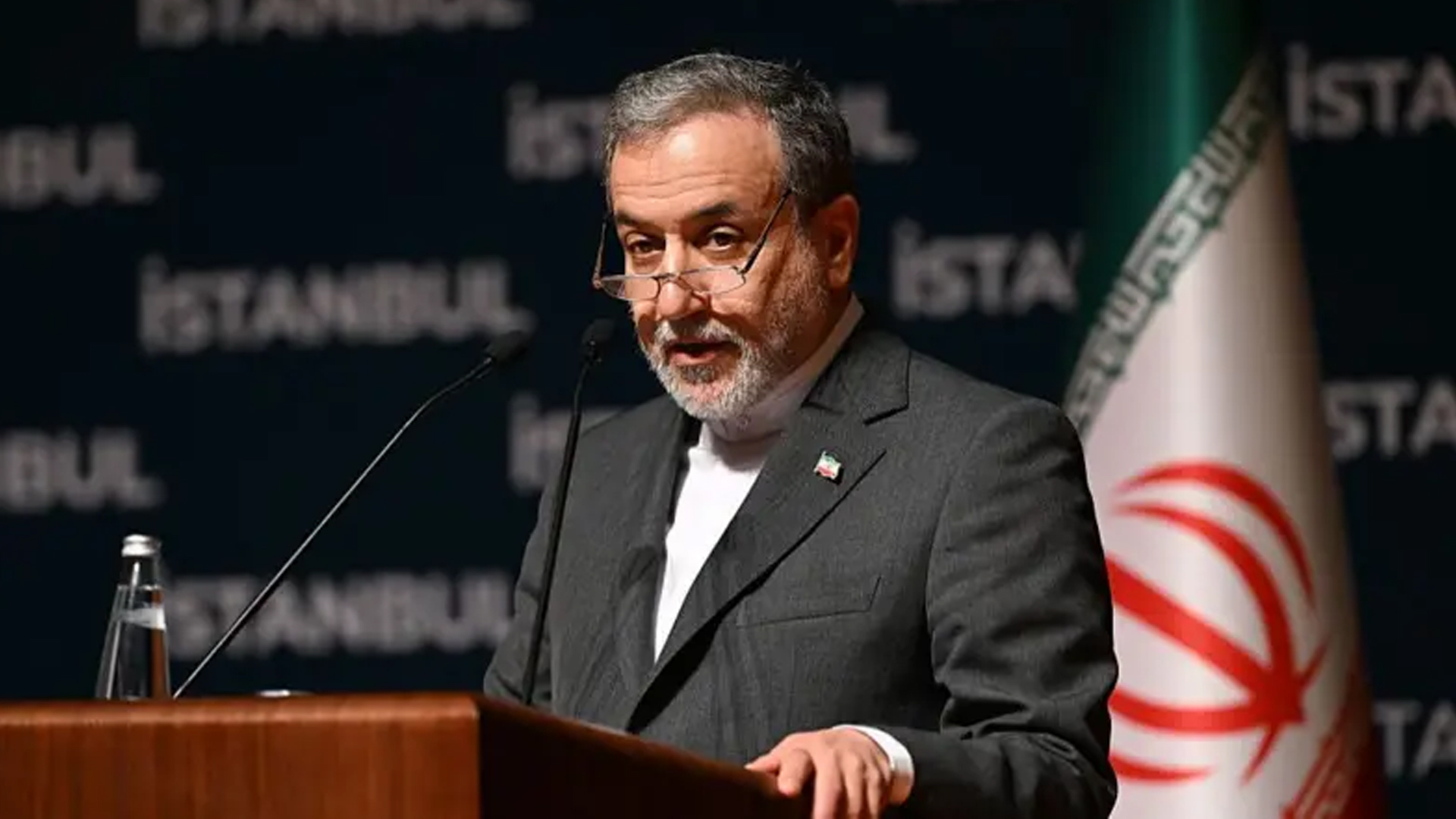 যুক্তরাষ্ট্র ও ইরানের জনগণের সঙ্গে বিশ্বাসঘাতকতা করেছেন ট্রাম্প: আব্বাস আরাগচি