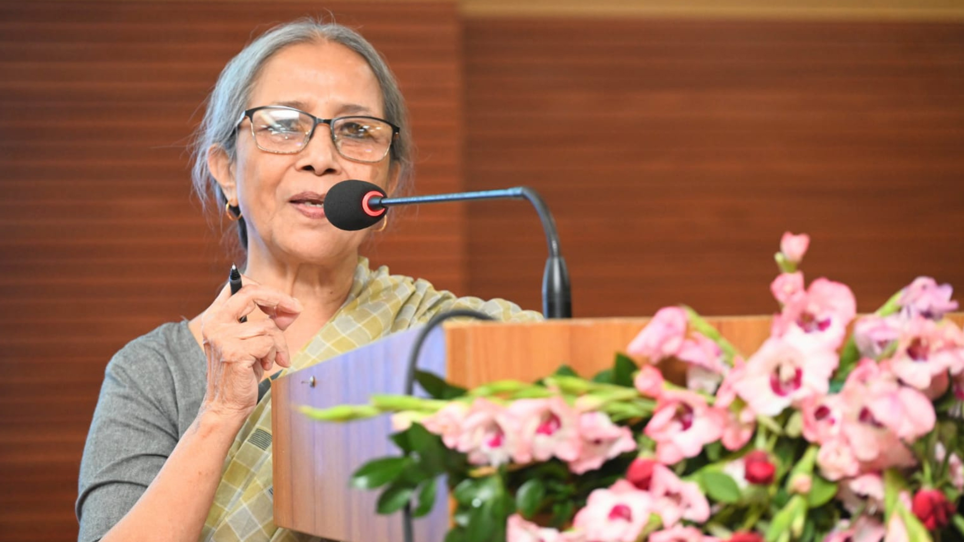 প্রয়োজনে কাঁচা চামড়া রফতানি করা হবে: প্রাণিসম্পদ উপদেষ্টা