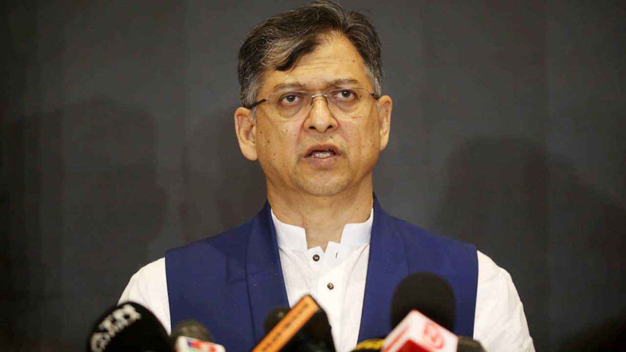 ৩ উপদেষ্টাকে বাদ দেওয়ার জন্য লিখিতভাবে জানিয়েছি: সালাহউদ্দিন আহমেদ