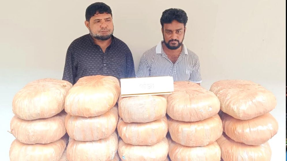 লোহাগাড়ায় ৫০ কেজি গাঁজাসহ ট্রাকচালক ও সহকারী গ্রেফতার