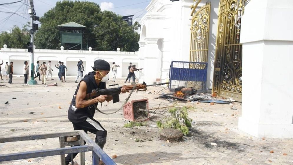 আন্দোলনে পাওয়া অস্ত্র ফেরতের আহ্বান নেপাল পুলিশের