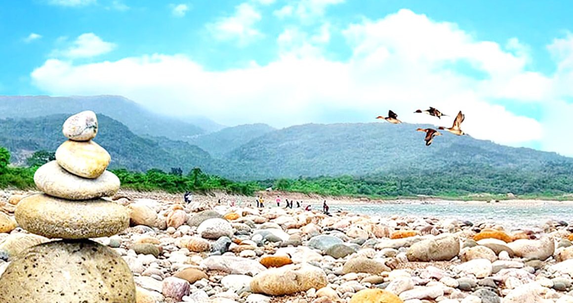 ১৫০০-২০০০ ব্যক্তি ভোলাগঞ্জের পাথর লুট করে: হাইকোর্টে প্রতিবেদন