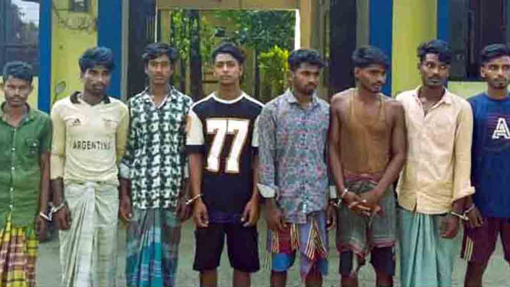 কলাগাঁও সীমান্ত ছড়ায় ফের খনিজ বালি চুরি, গ্রেফতার ৮