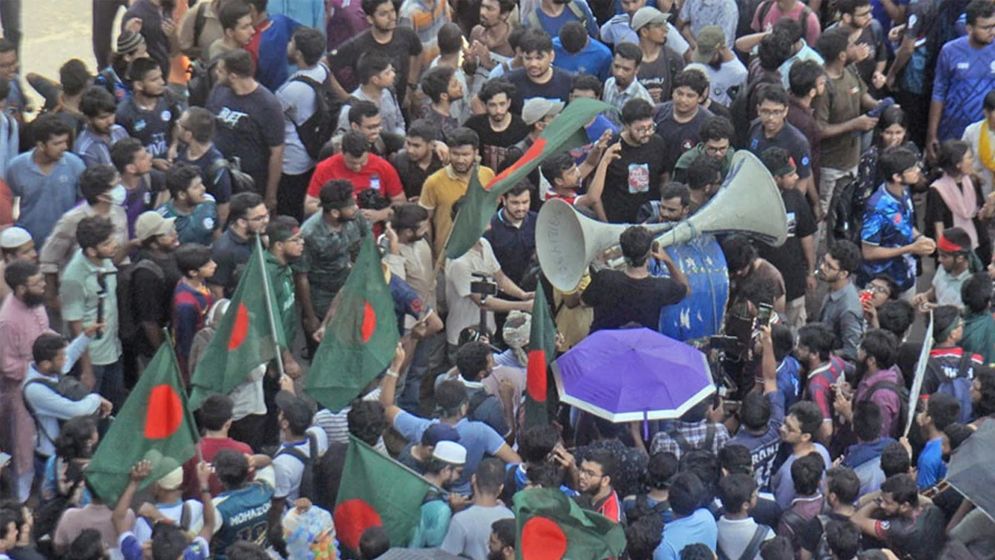 প্রকৌশল শিক্ষার্থীদের সঙ্গে বৈঠকে তিন উপদেষ্টা