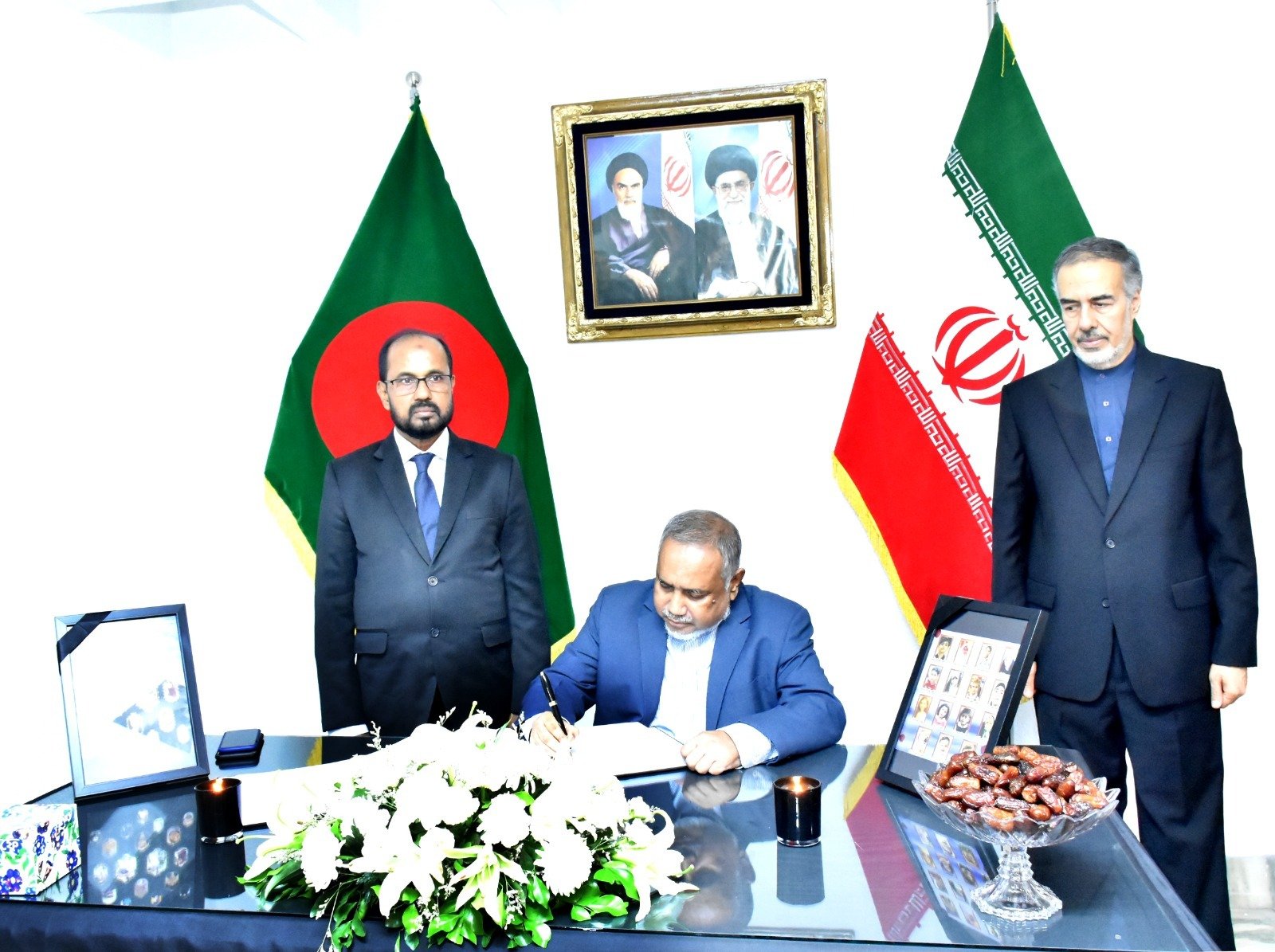 ঢাকাস্থ ইরান দূতাবাসে শোক বইয়ে জামায়াতের স্বাক্ষর