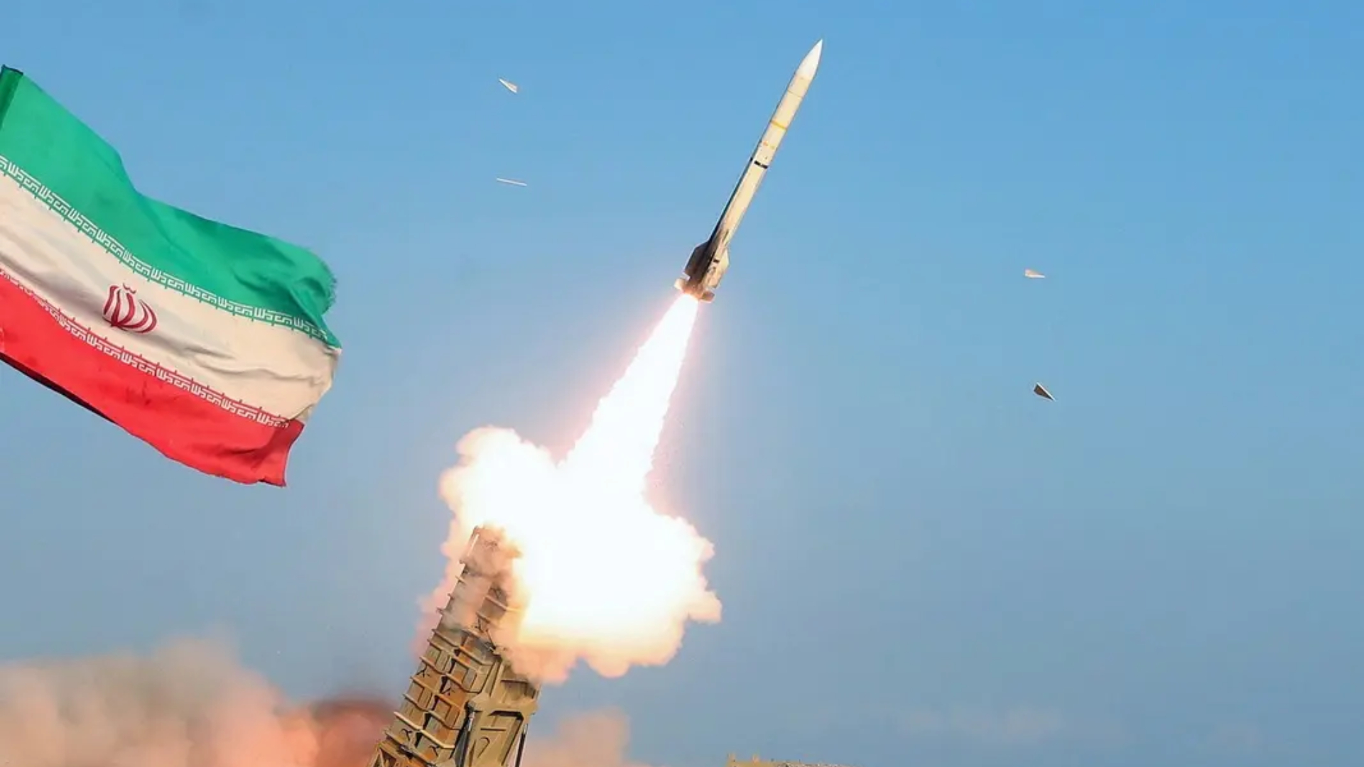 ইসরায়েলের ৫ সামরিক স্থাপনায় সরাসরি আঘাত হানে ইরানের ক্ষেপণাস্ত্র: রয়টার্স