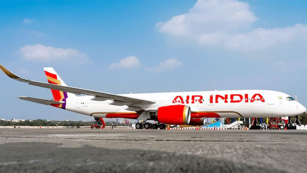 আবারও এয়ার ইন্ডিয়া বিমানে বিপত্তি, আকাশে উড়েই ফের ফিরে এল জয়পুরে