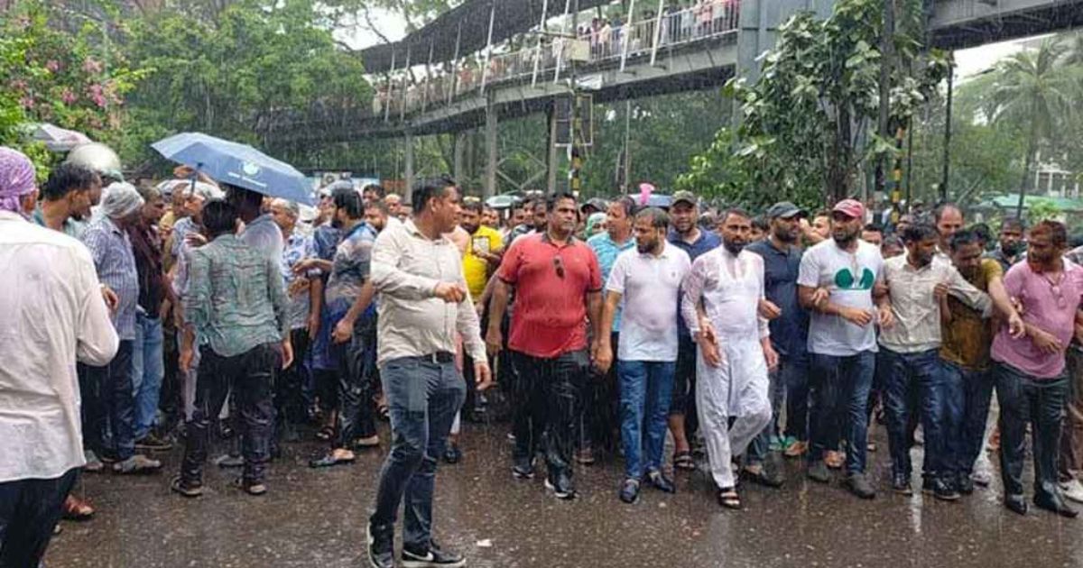 আসিফ-মাহফুজ পদত্যাগ না করা পর্যন্ত সড়ক ছাড়বেন না আন্দোলনকারীরা