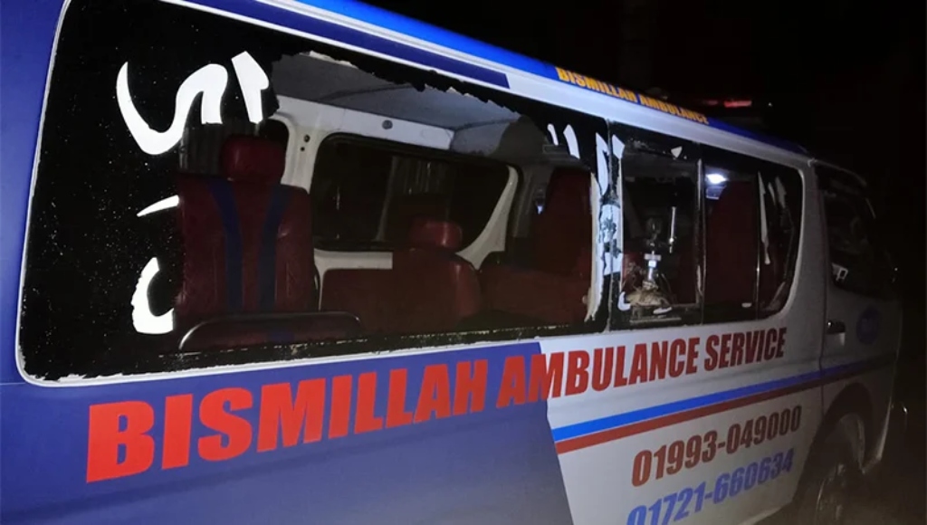 ব্রাহ্মণবাড়িয়ায় লাশবাহী অ্যাম্বুলেন্সে ডাকাতি, মরদেহে হামলা