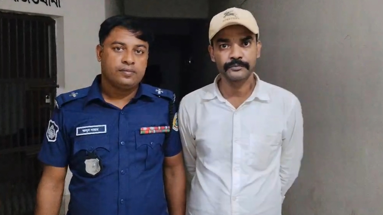 বাউফলে চাঁদাবাজি ও হামলার অভিযোগে বিএনপি নেতার ছেলে গ্রেপ্তার