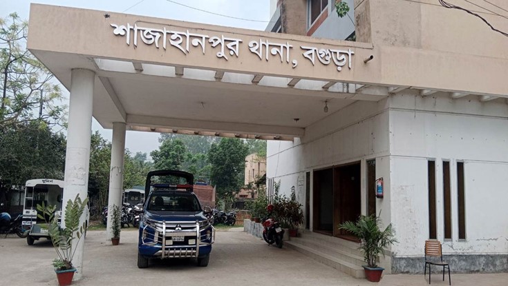 শাজাহানপুরে বাসচাপায় দুই ভাই নিহত, আহত ৩