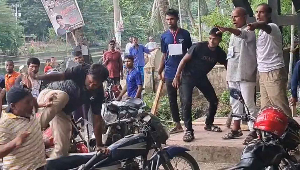 বাগেরহাটে দুই পক্ষের সংঘর্ষে বিএনপির সম্মেলন স্থগিত, আহত ৩০