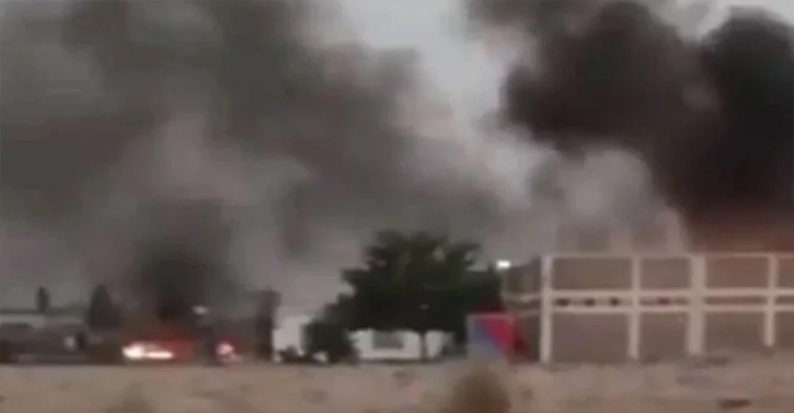 পাকিস্তানে তাণ্ডব: ব্যাংক লুট, ভবন-থানায় আগুন, এডিসিকে হত্যা