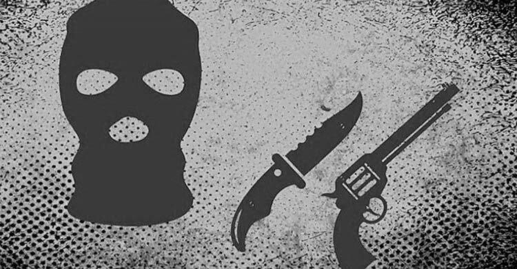 এসআইয়ের বাড়িতে ‘ডাকাতি’, পুলিশের দাবি ‘চুরি’