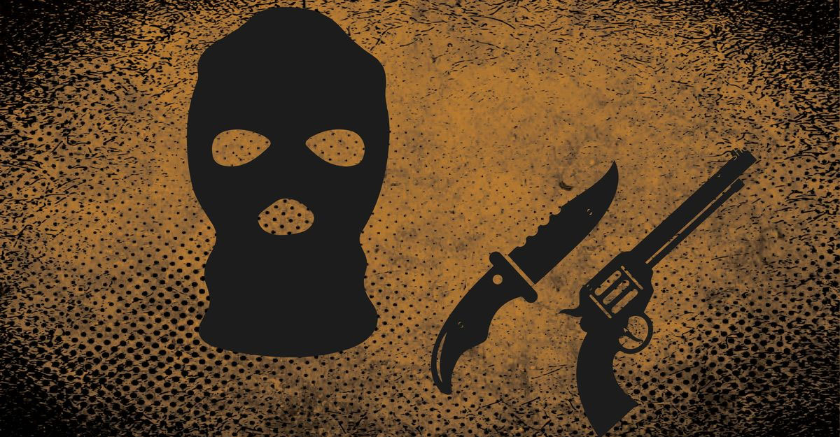 কেরানীগঞ্জে বিএনপি নেতার হাতের কব্জি কাটল ডাকাতরা