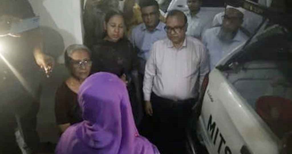 মিটিং থেকে বেরিয়েই কর্মকর্তার গাড়ি তল্লাশি করলেন উপদেষ্টা, অতঃপর...