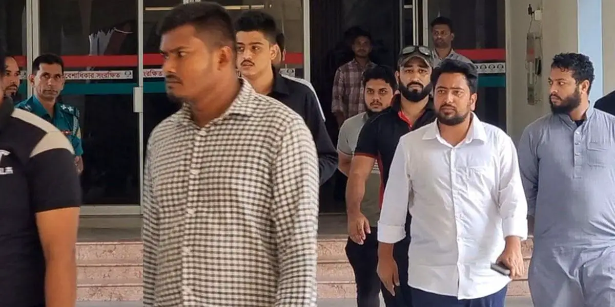 ফরিদপুরের পথে এনসিপির নেতারা