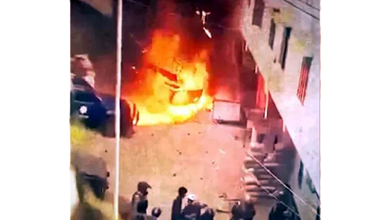 ‘লাশগুলো থানার সামনে নিয়ে গাড়িতে তুলে আগুন লাগিয়ে দেয় পুলিশ’