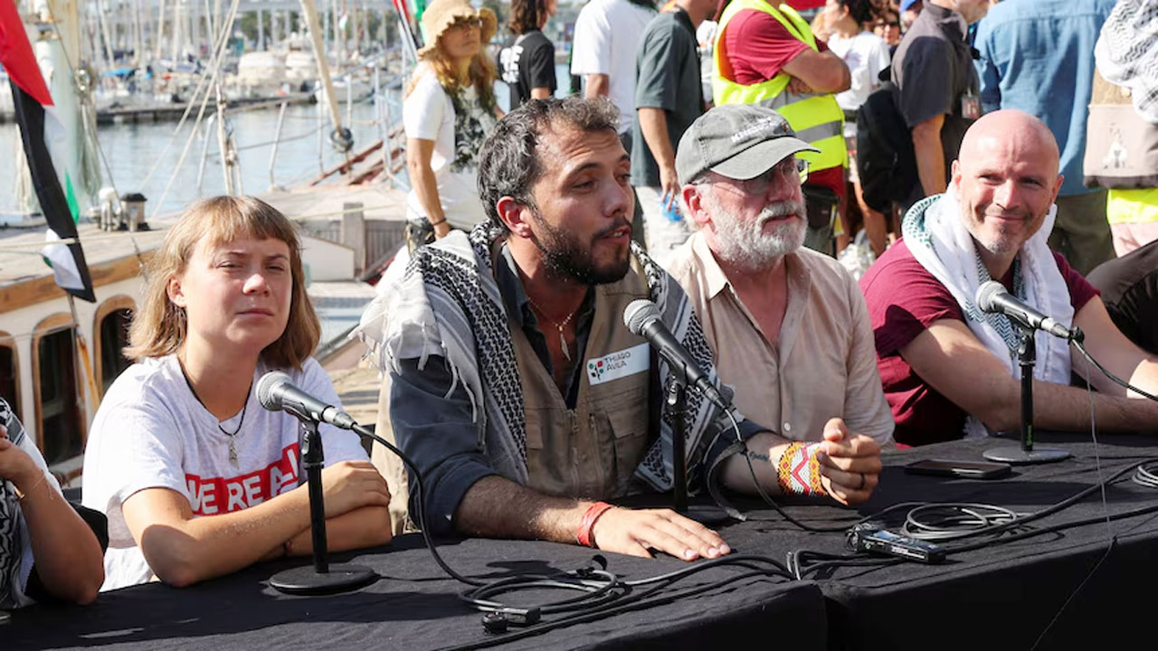 ইসরায়েলে আটক ‘গ্লোবাল সুমুদ’ অভিযাত্রীদের অনশন কর্মসূচি শুরু