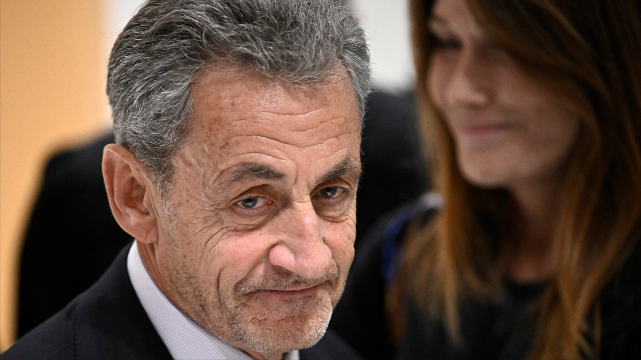 ফ্রান্সের সাবেক প্রেসিডেন্টকে পাঁচ বছরের কারাদণ্ড