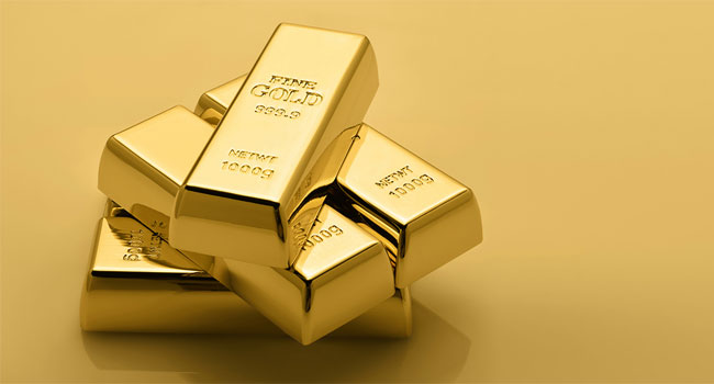 জুতার ভেতরে ২ কোটি টাকা মূল্যের সোনার বার