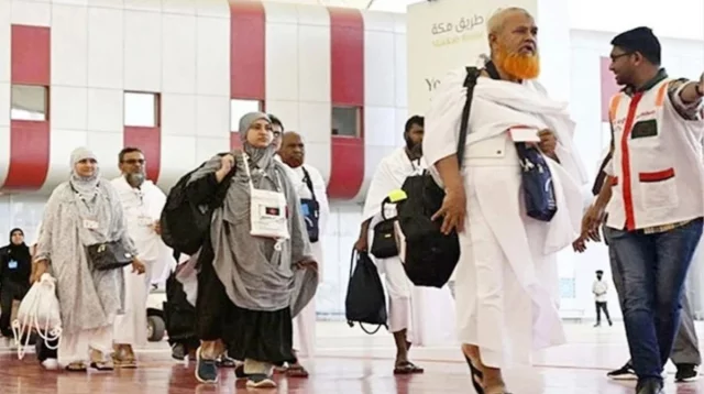 দেশে ফিরেছেন ৬০ হাজার ৫১৩ হাজি, মারা গেছেন ৪১ জন