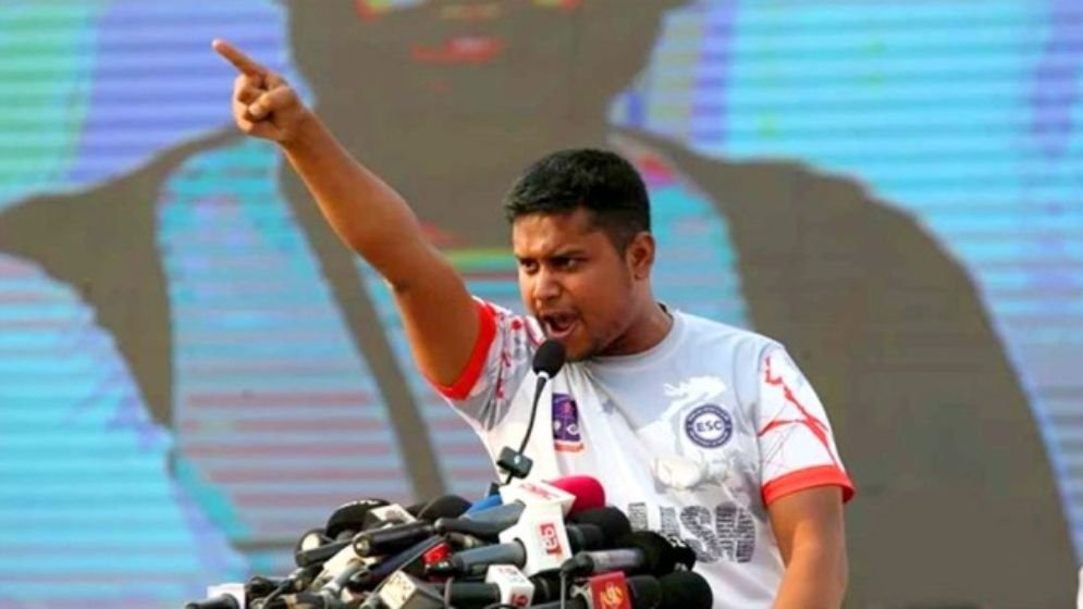 সাবেক বৈষম্যবিরোধী নেতা নিখোঁজ, সরকারকে দুষলেন হাসনাত