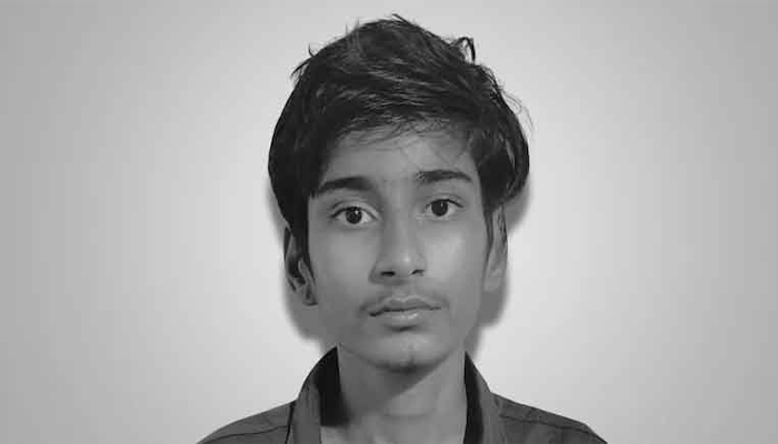 প্রেমের প্রস্তাবে রাজি না হওয়ায় শিক্ষিকাকে পুড়িয়ে মারার চেষ্টা স্কুলছাত্রের