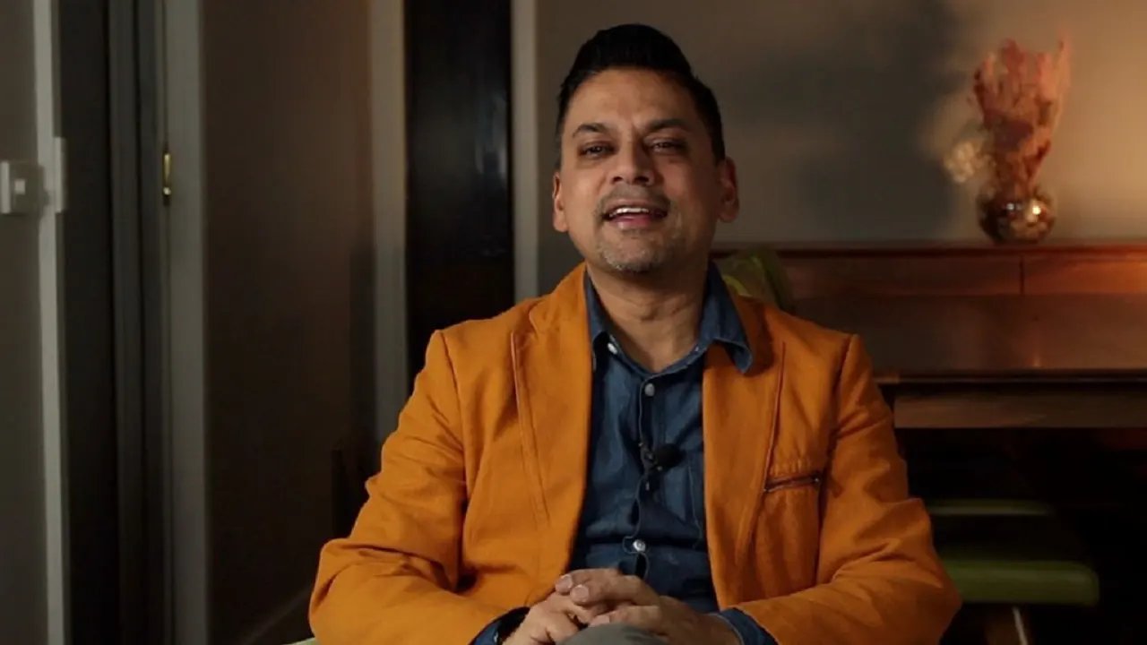 ‘বাংলাদেশে এই প্রথম একটা সিরিয়াস পলিটিকাল গ্যাঞ্জাম এড়ানো গেছে সোফায় বসে’