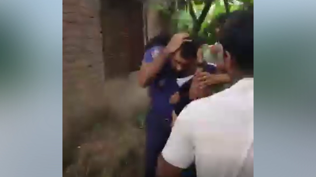 গোপালগঞ্জে পুলিশের ওপর নিষিদ্ধ ছাত্রলীগের হামলা