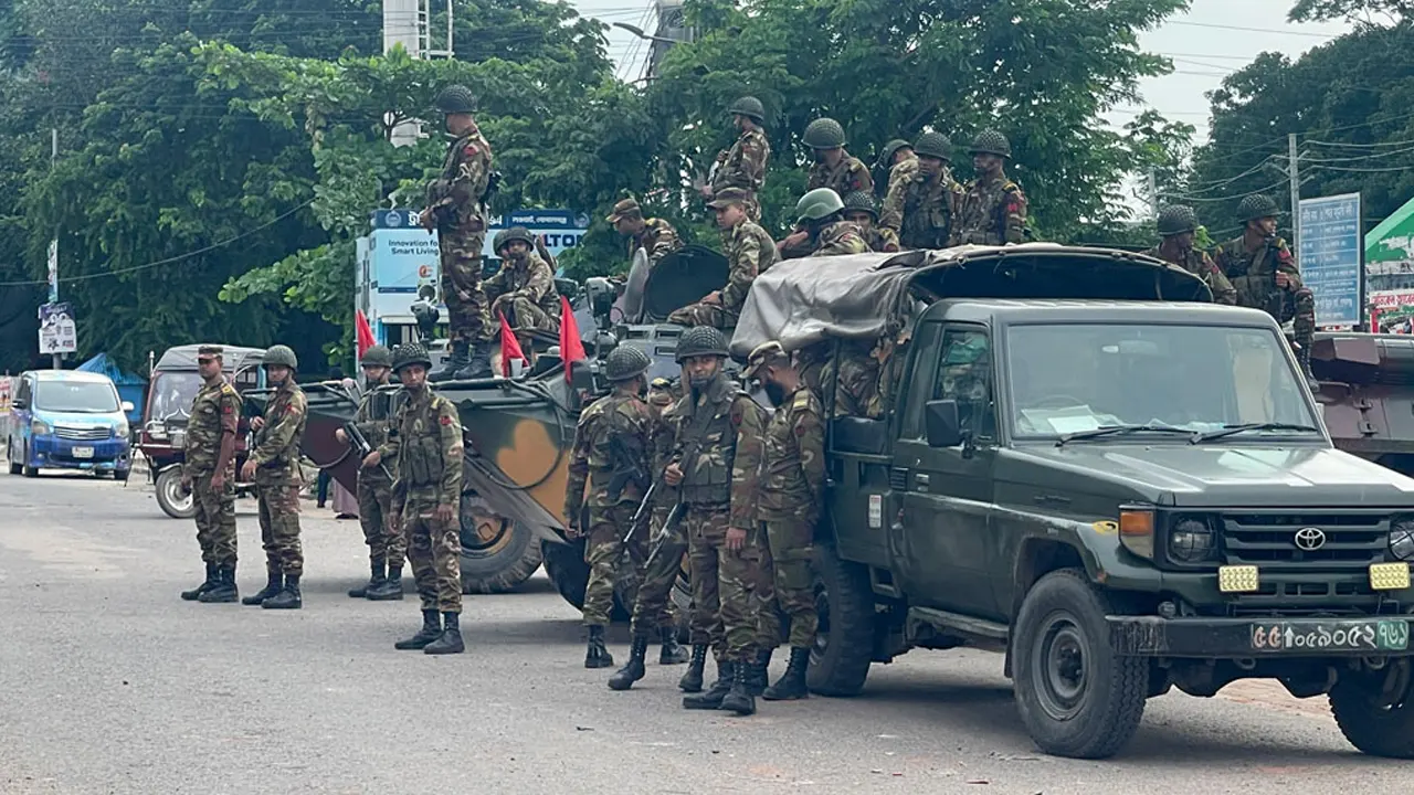 গোপালগঞ্জে আবারও বাড়ানো হলো কারফিউ, শহরে আংশিক স্বাভাবিকতা