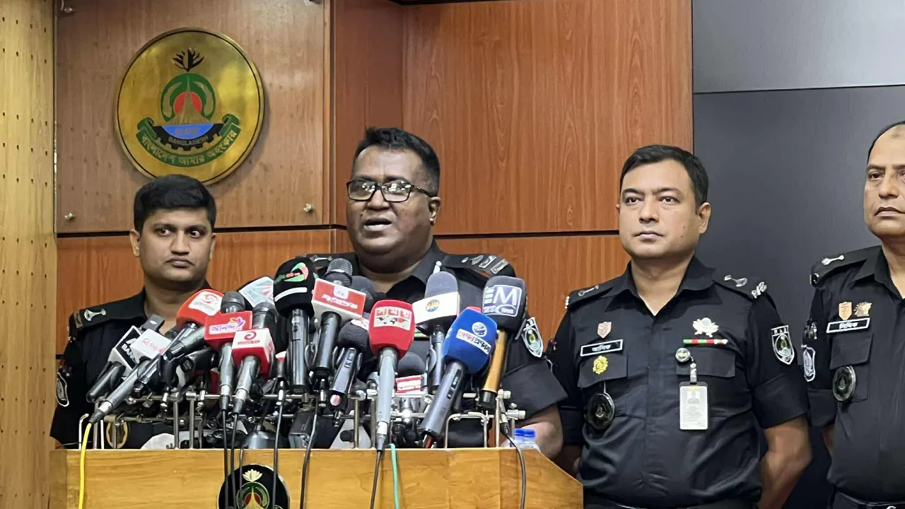 মোহাম্মদপুরে সুমন হত্যা মামলার প্রধান আসামি ‘পিচ্চি মুন্না’ গ্রেপ্তার