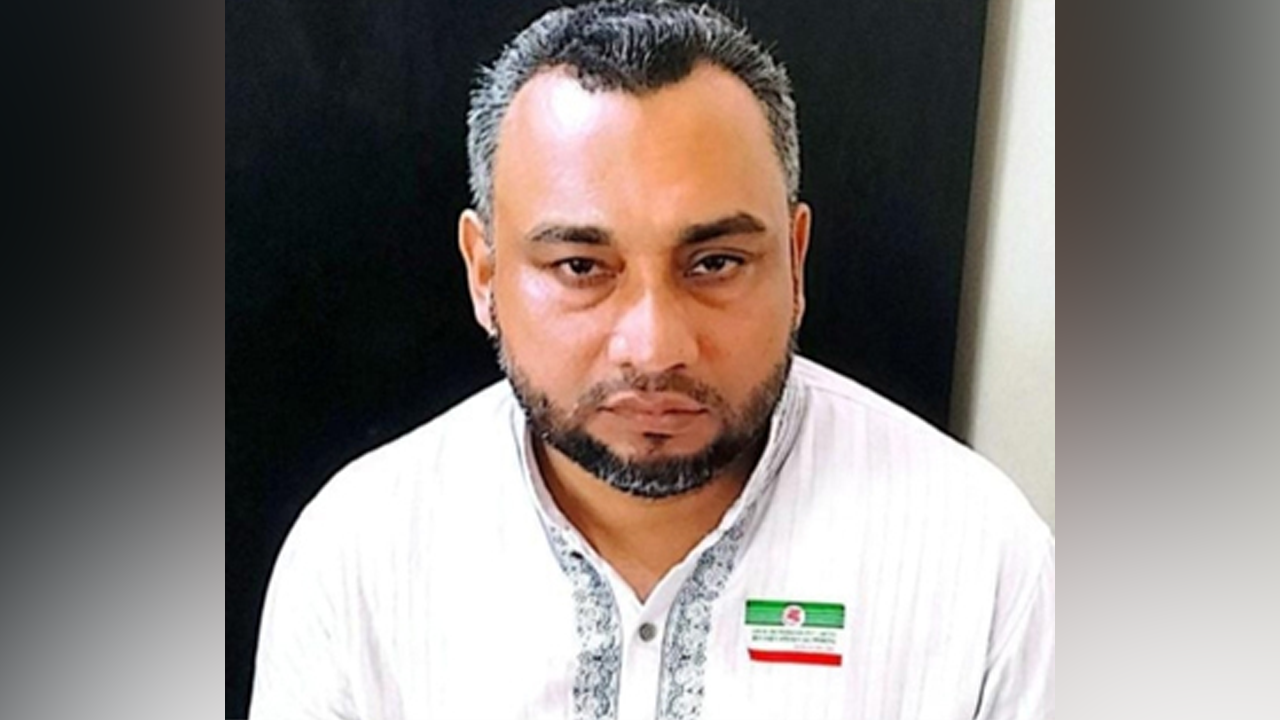 ভারত যাচ্ছিলেন আ.লীগ নেতা, আটকে দিল ইমিগ্রেশন পুলিশ