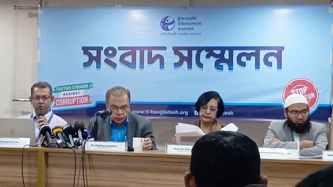 পুলিশের বিরুদ্ধে ১১ মাসে ৭৬১ মামলা, গ্রেপ্তার ৬১: টিআইবি