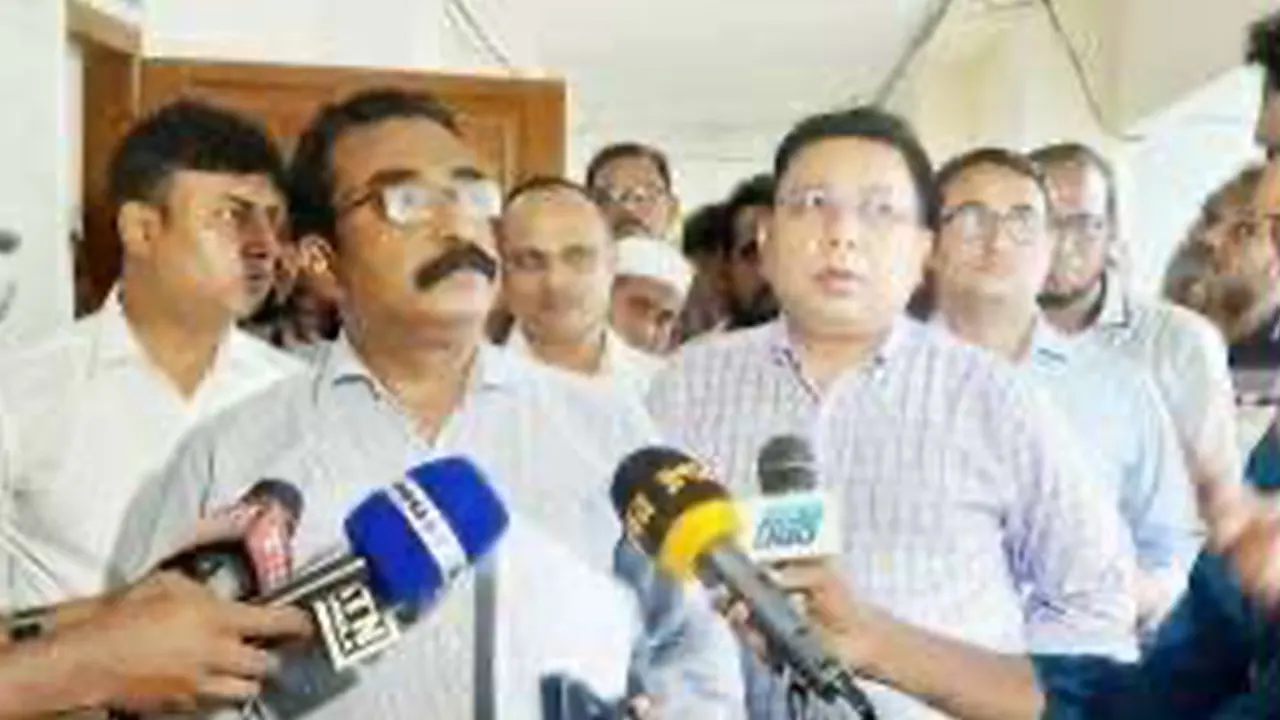 ‘সিলেটে পাথর লুটে জড়িতদের পুরো তালিকা প্রকাশ করবে প্রশাসন’